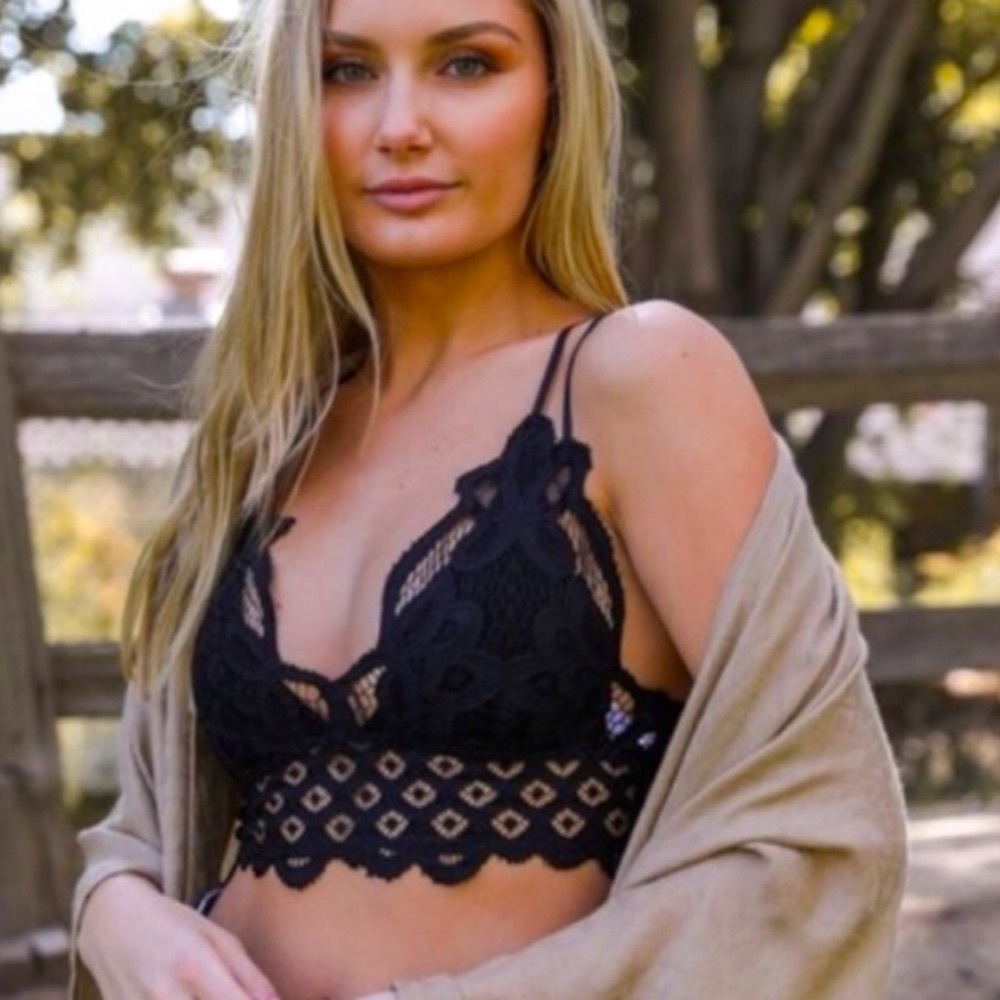 LACE BRALETTE